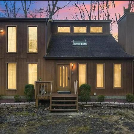 Cozy Cabin At Poconos With Hot Tub And Fire Pit East Stroudsburg Εξωτερικό φωτογραφία