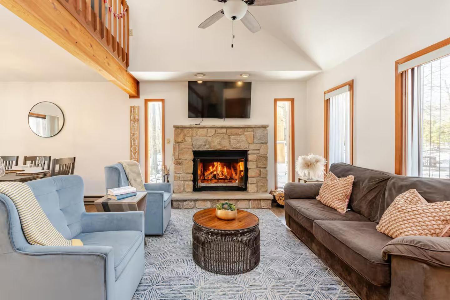 Cozy Cabin At Poconos With Hot Tub And Fire Pit East Stroudsburg Εξωτερικό φωτογραφία